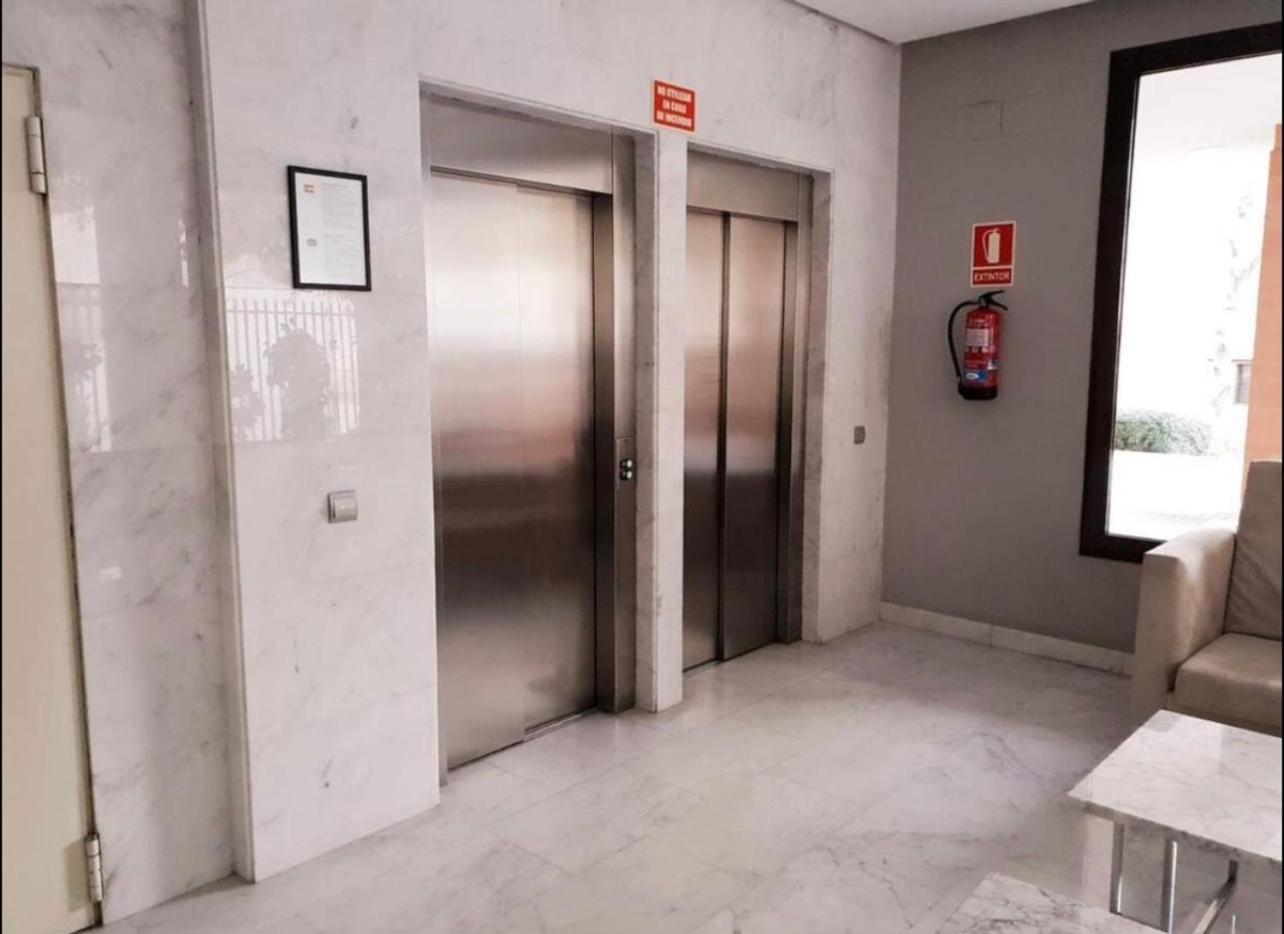 Samaniego Suite, Airport, Ifema Turistico Madrid Exterior foto