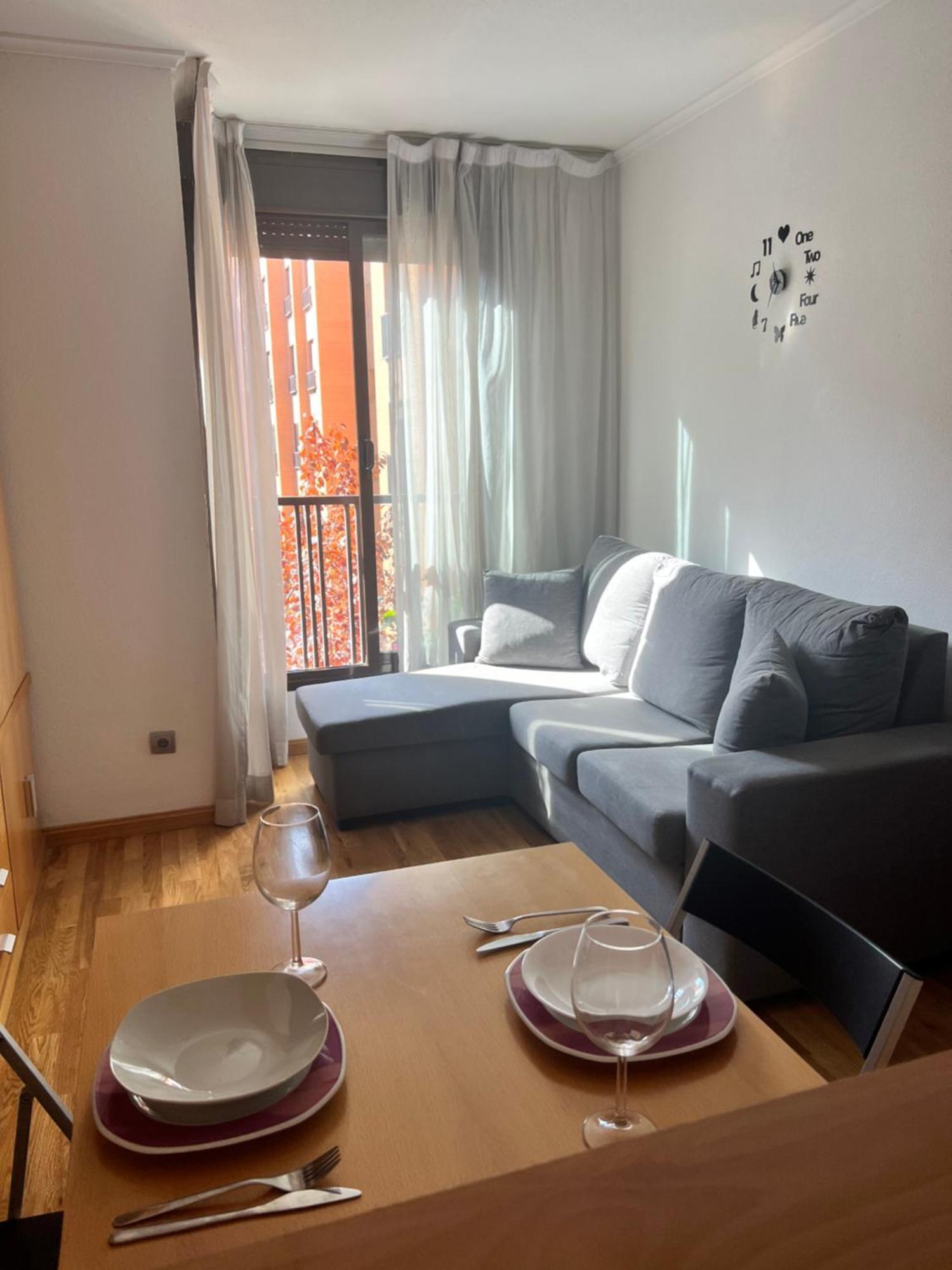 Samaniego Suite, Airport, Ifema Turistico Madrid Exterior foto